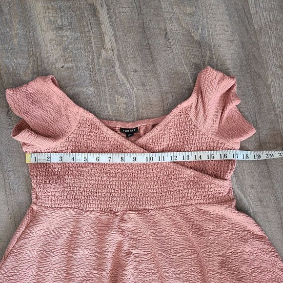 Torrid Women's Sz 0/ US Sz L Textured Knit Off-Shoulder Babydoll Top Shortsleeve - Picture 9 of 10